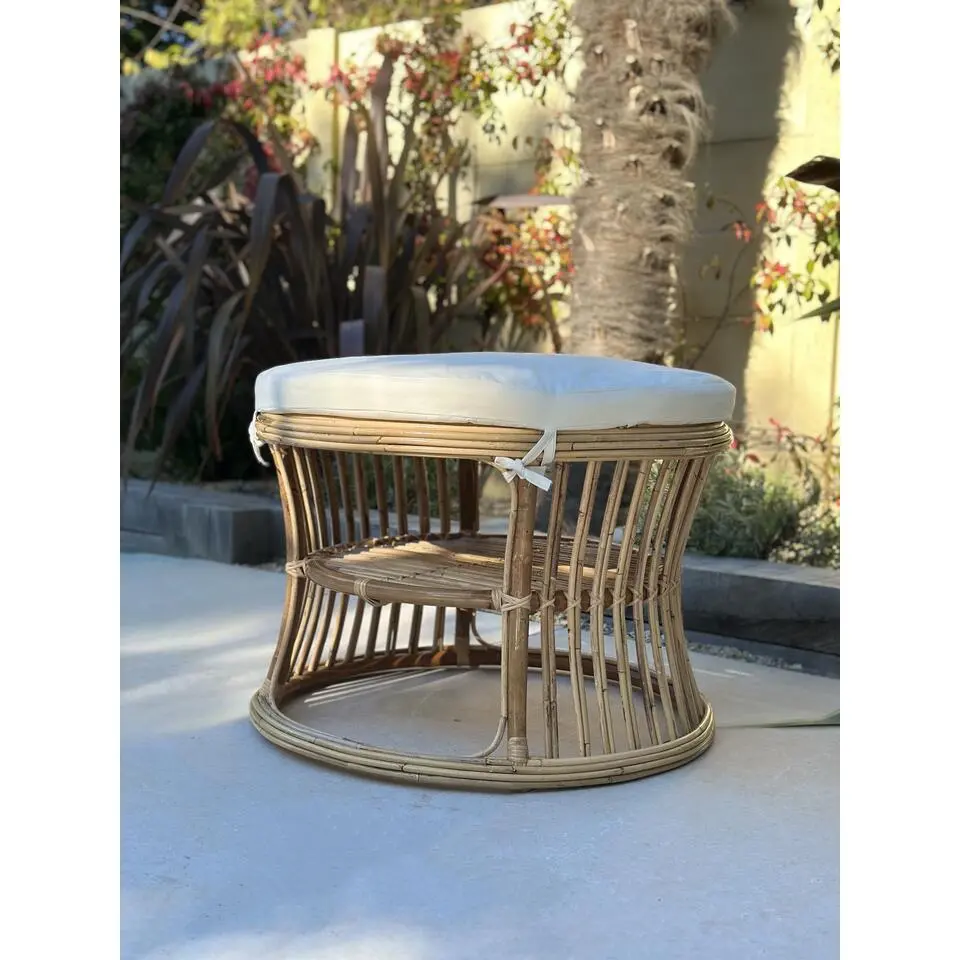 Pouf in beige van rotan