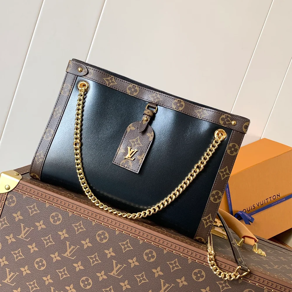 Louis Vuitton Nova PM