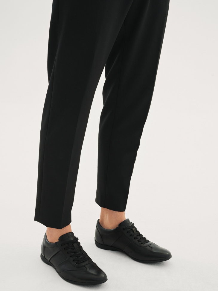 Men’s black casual shoes