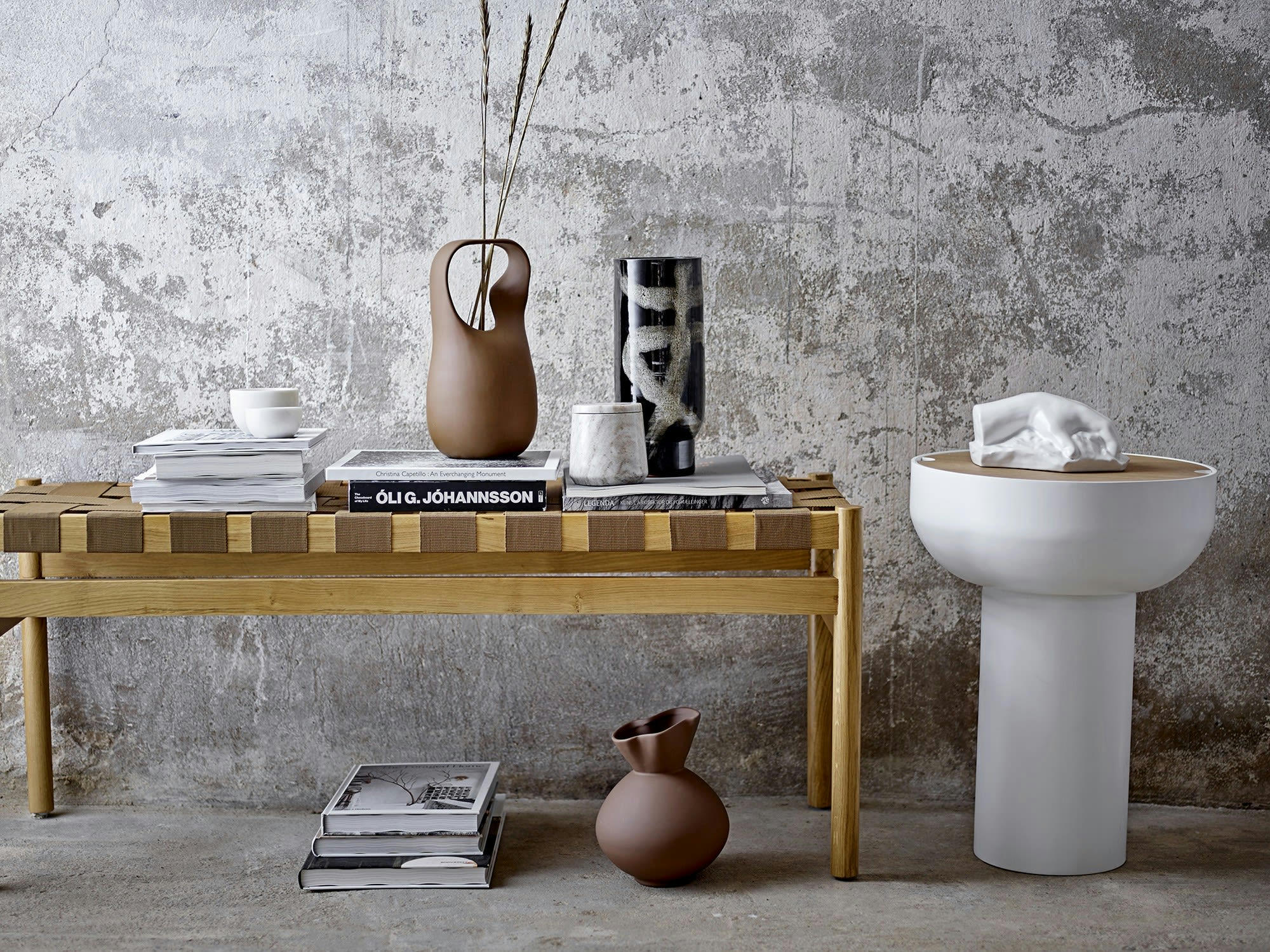 VEFA - Vase en terre cuite noir H28.50cm