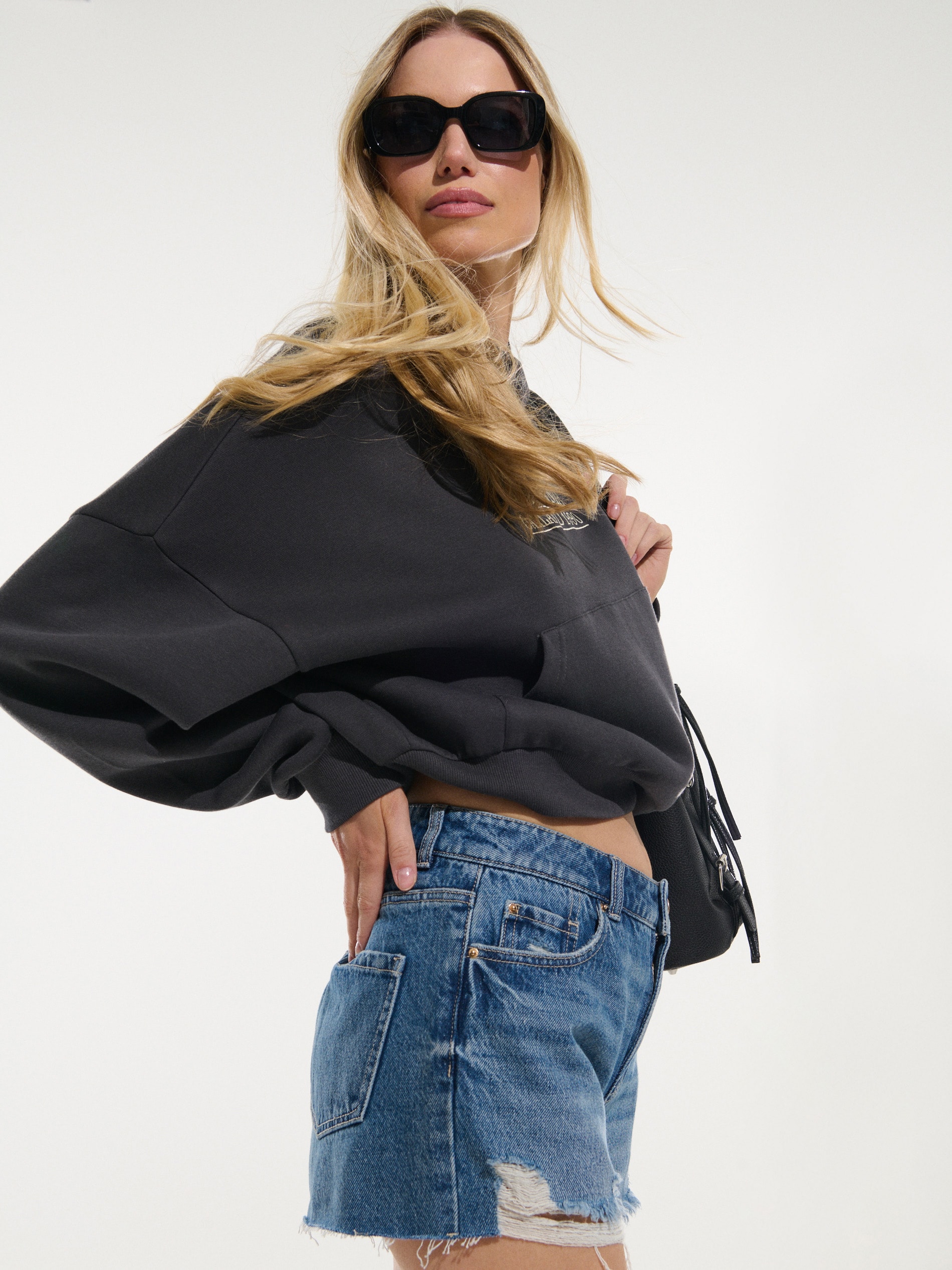 Szorty jeansowe high waist z przetarciami
