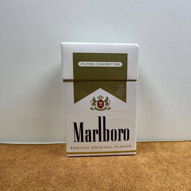 Marlboro (Hard White) Gold American Edition
