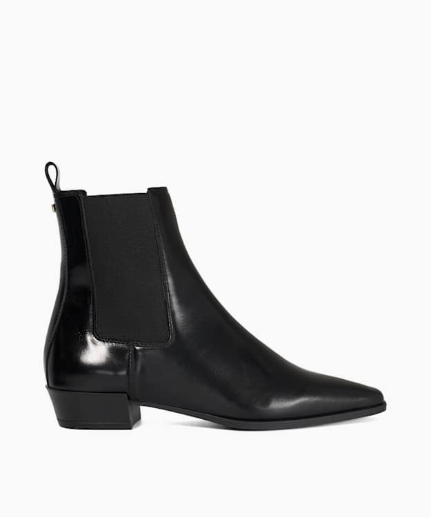 Parkas Black - Chisel Toe Low Heel Chelsea Ankle Boots