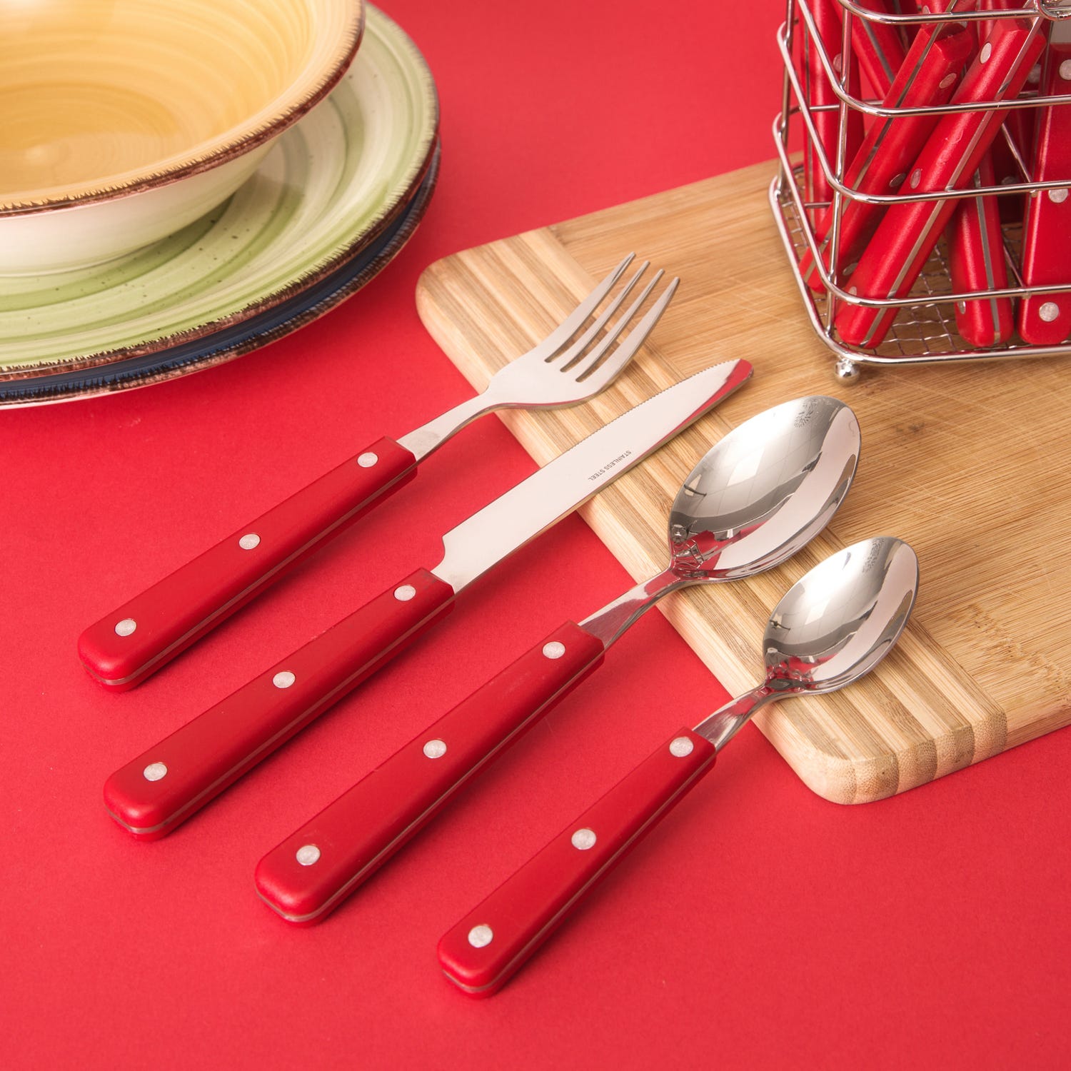 Set posate con portaposate in metallo, 16 pezzi