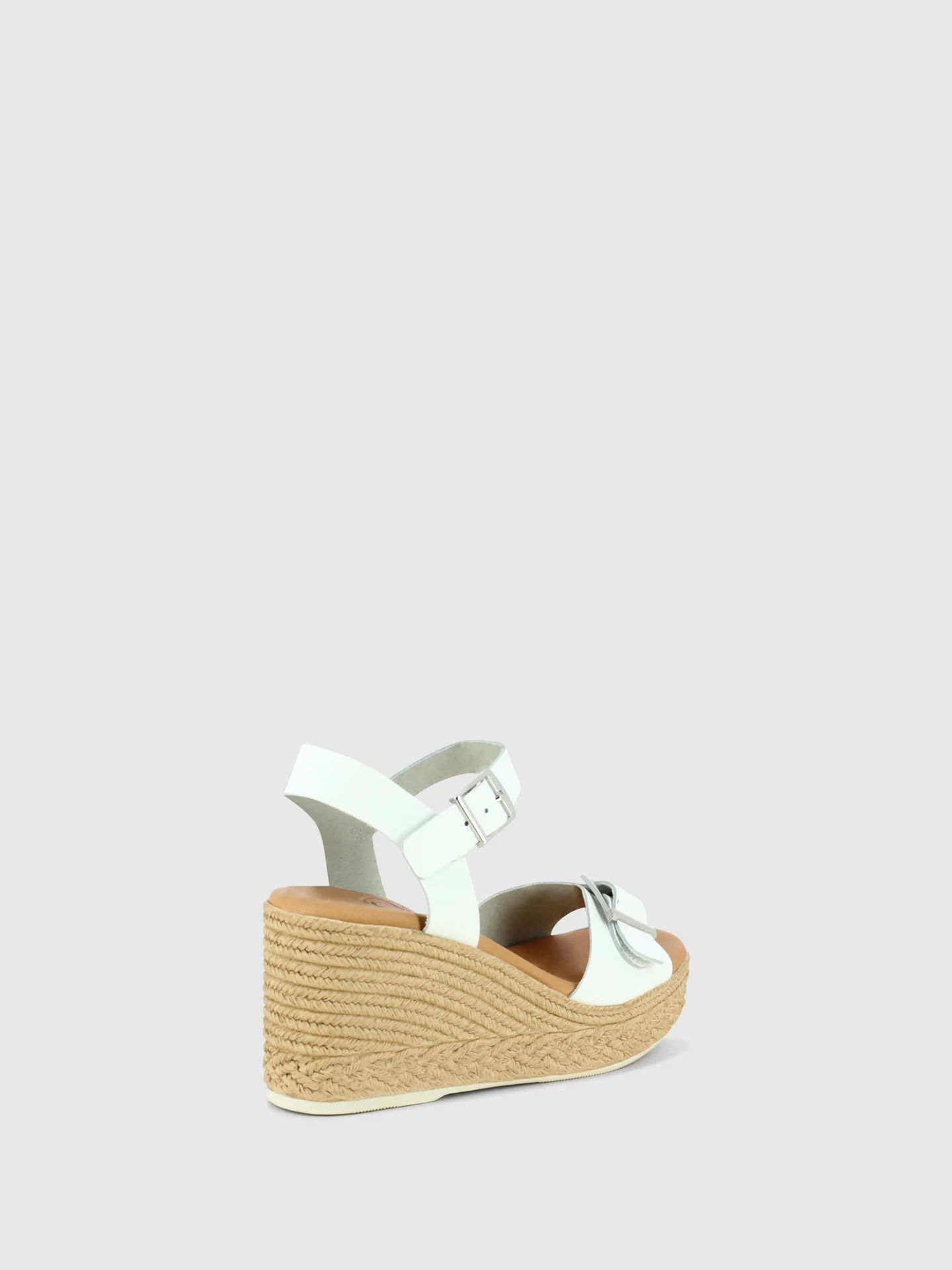 Sandálias com Fivela em Branco