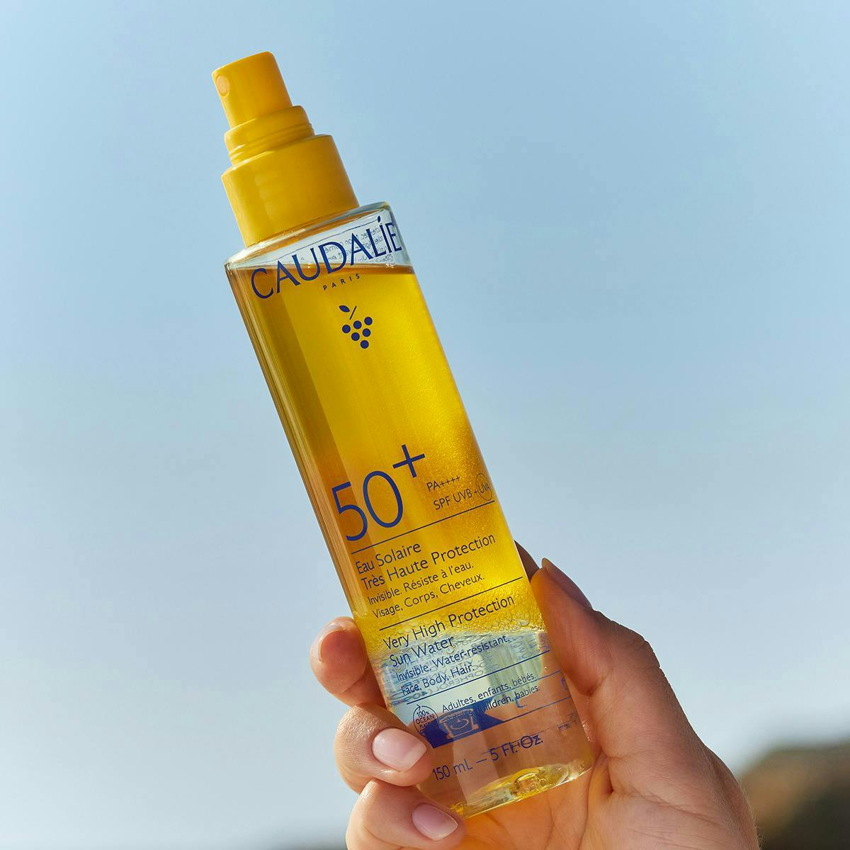 Eau Solaire Très Haute Protection SPF50+