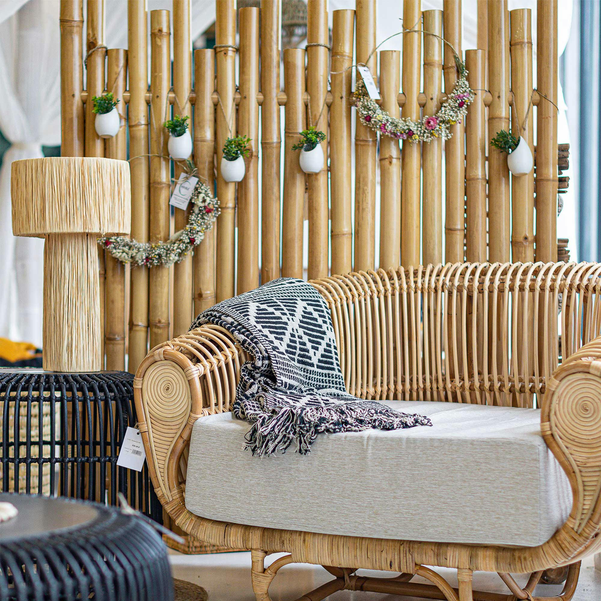 ROSY - Lampe à poser en raphia