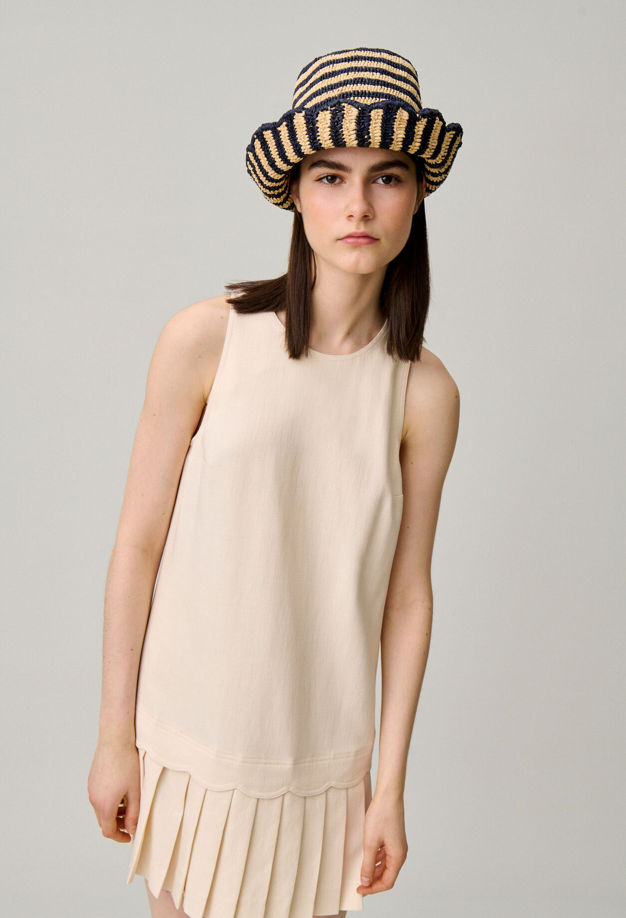 Robe courte plissée