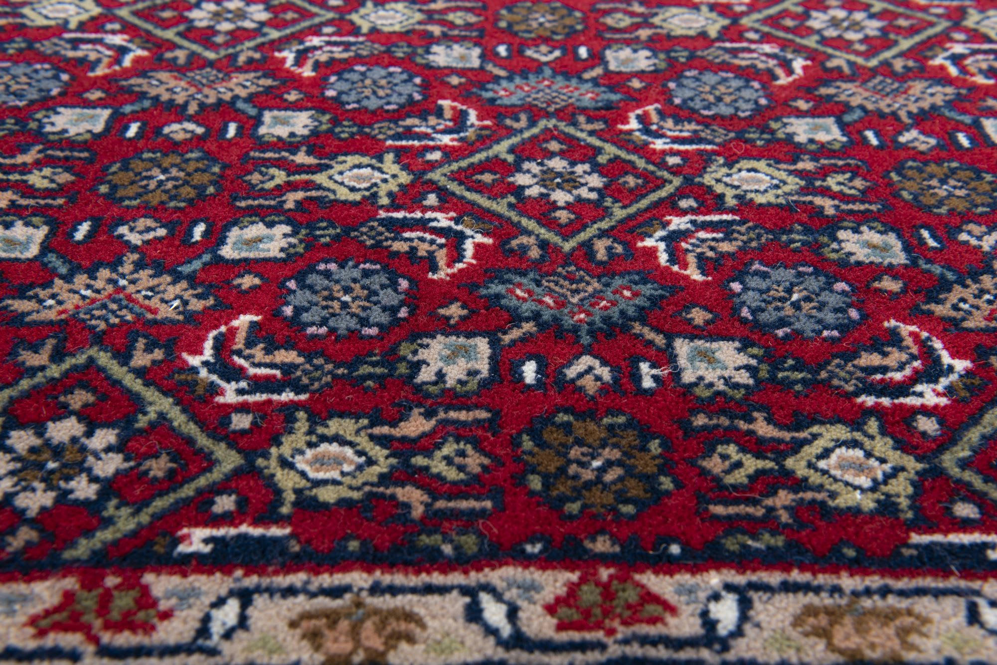 BENARES - Tapis d'orient classique noué main en laine Rouge 090x160 cm