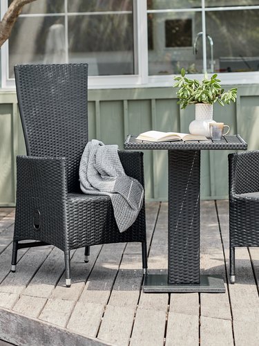 THY L60 table + 2 SKIVE chair black
