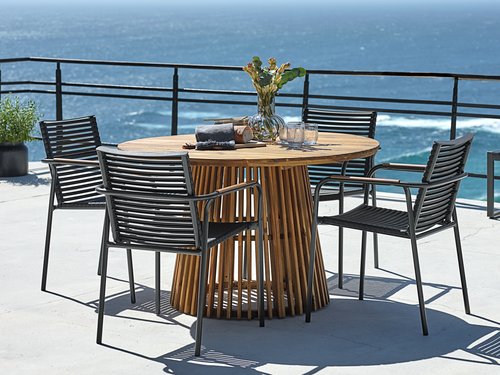 HOLTE D120 table hardwood + 4 NABE chair black