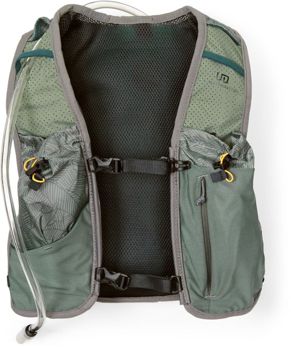 Ultimate Direction Trail Hydration Vest