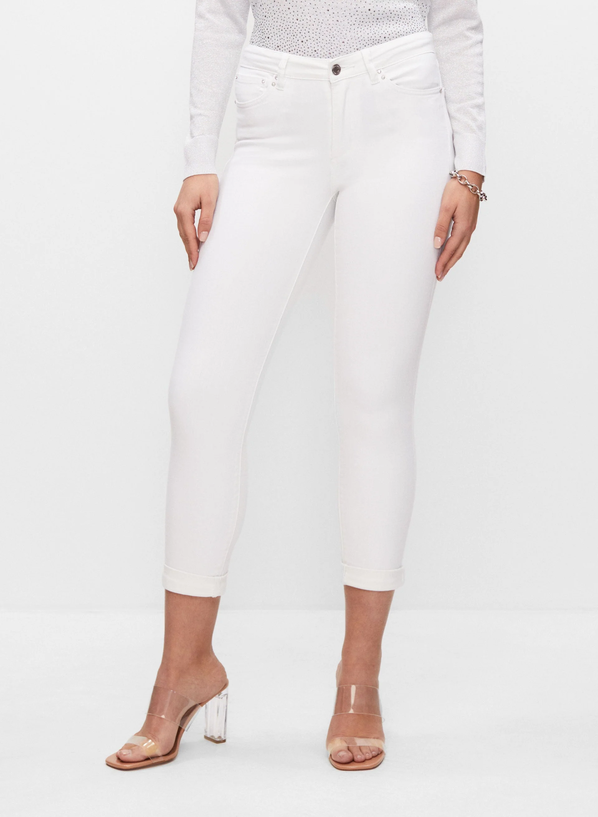 Cropped Slim Leg Jeans