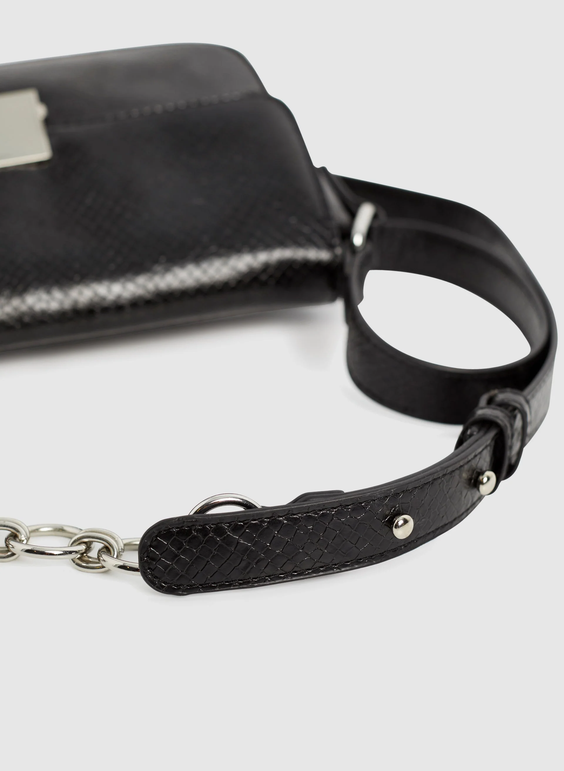Snakeskin Texture Crossbody Bag