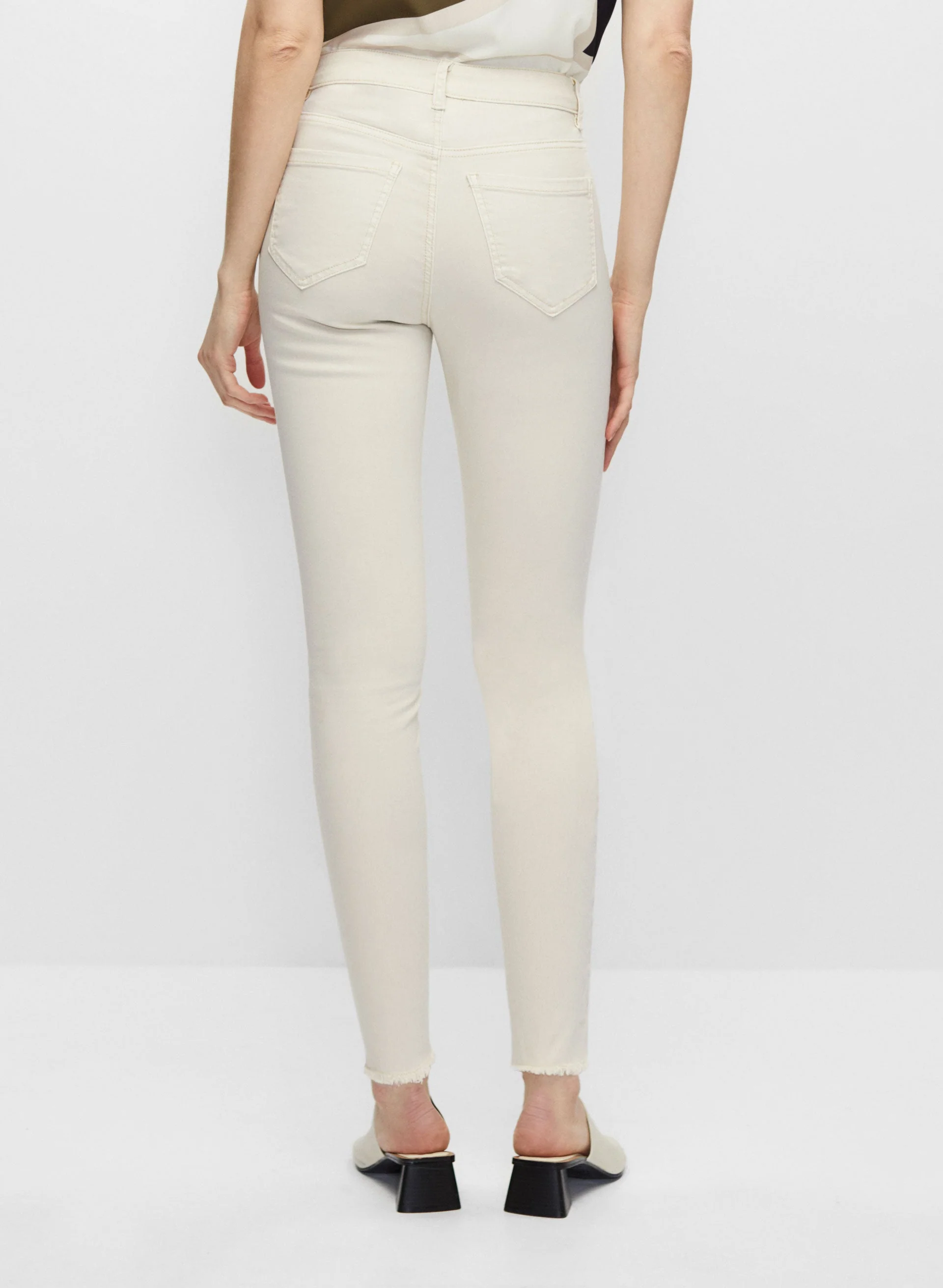 Frayed Hem Slim Leg Jeans