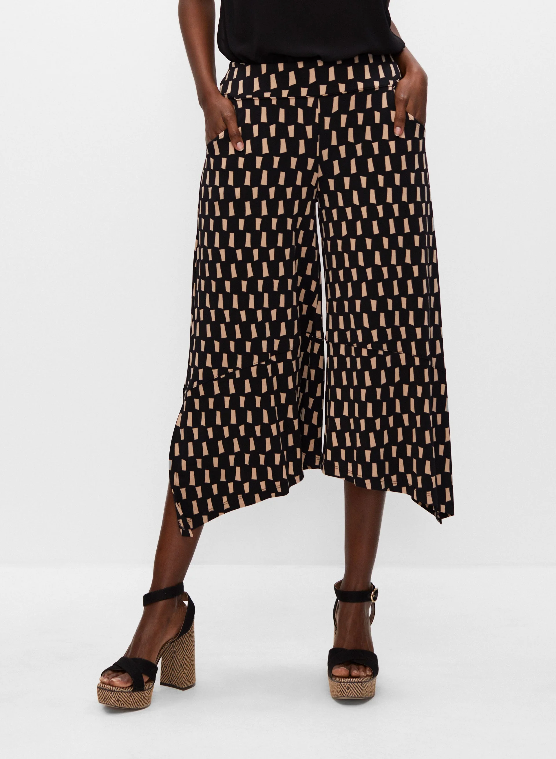 Geometric Print Gaucho Pants