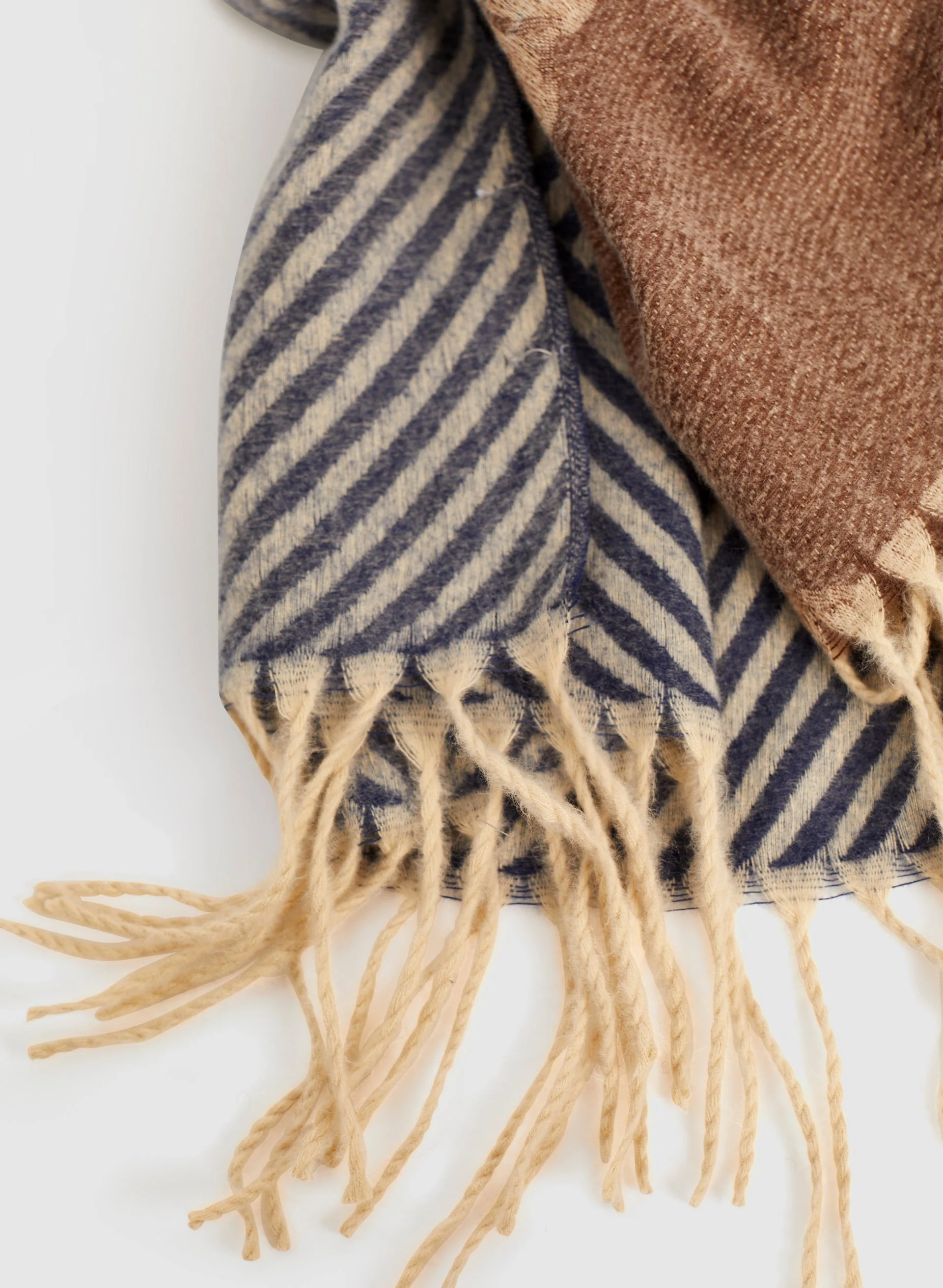 Diagonal Stripe Print Fringe Scarf