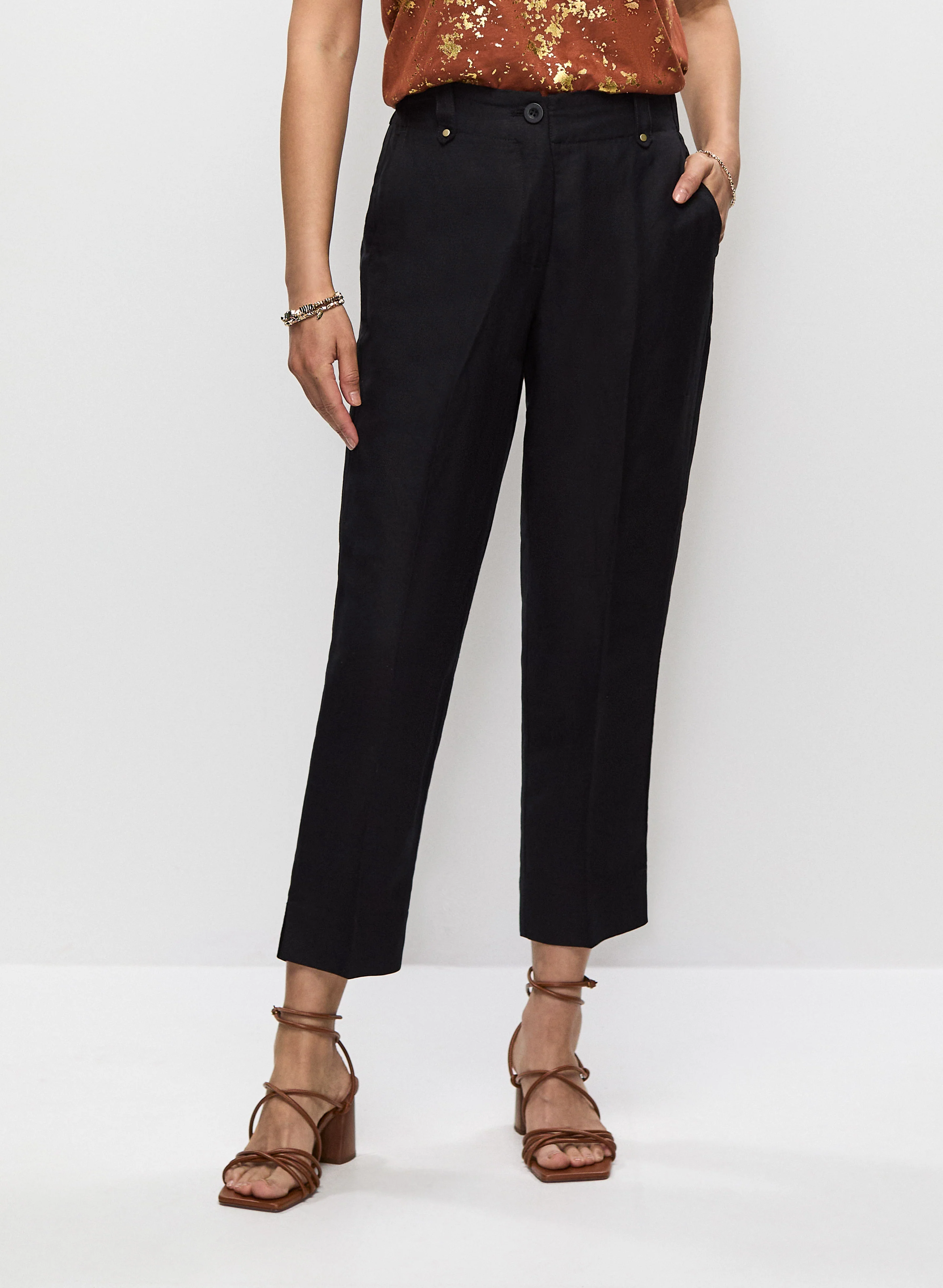 Linen-Blend Capri Pants