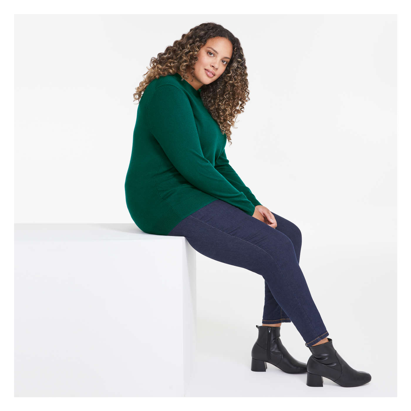 Women+ Crew Neck Sweater