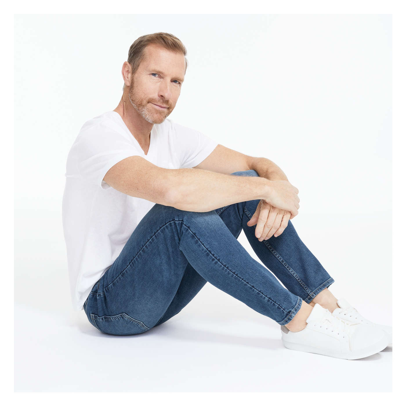 Men's Medium Wash Slim-Fit Jeans