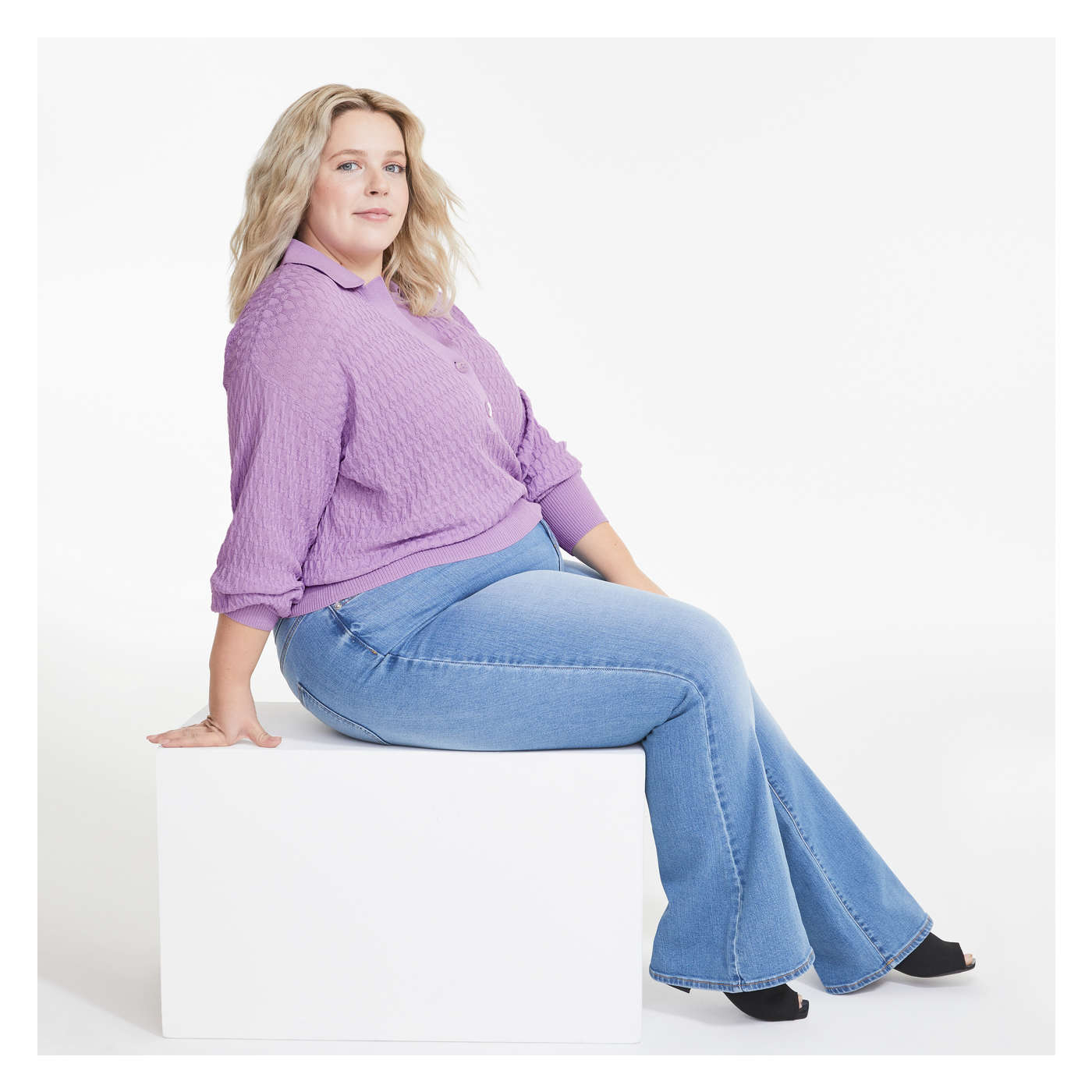 Women+ Collar Sweater