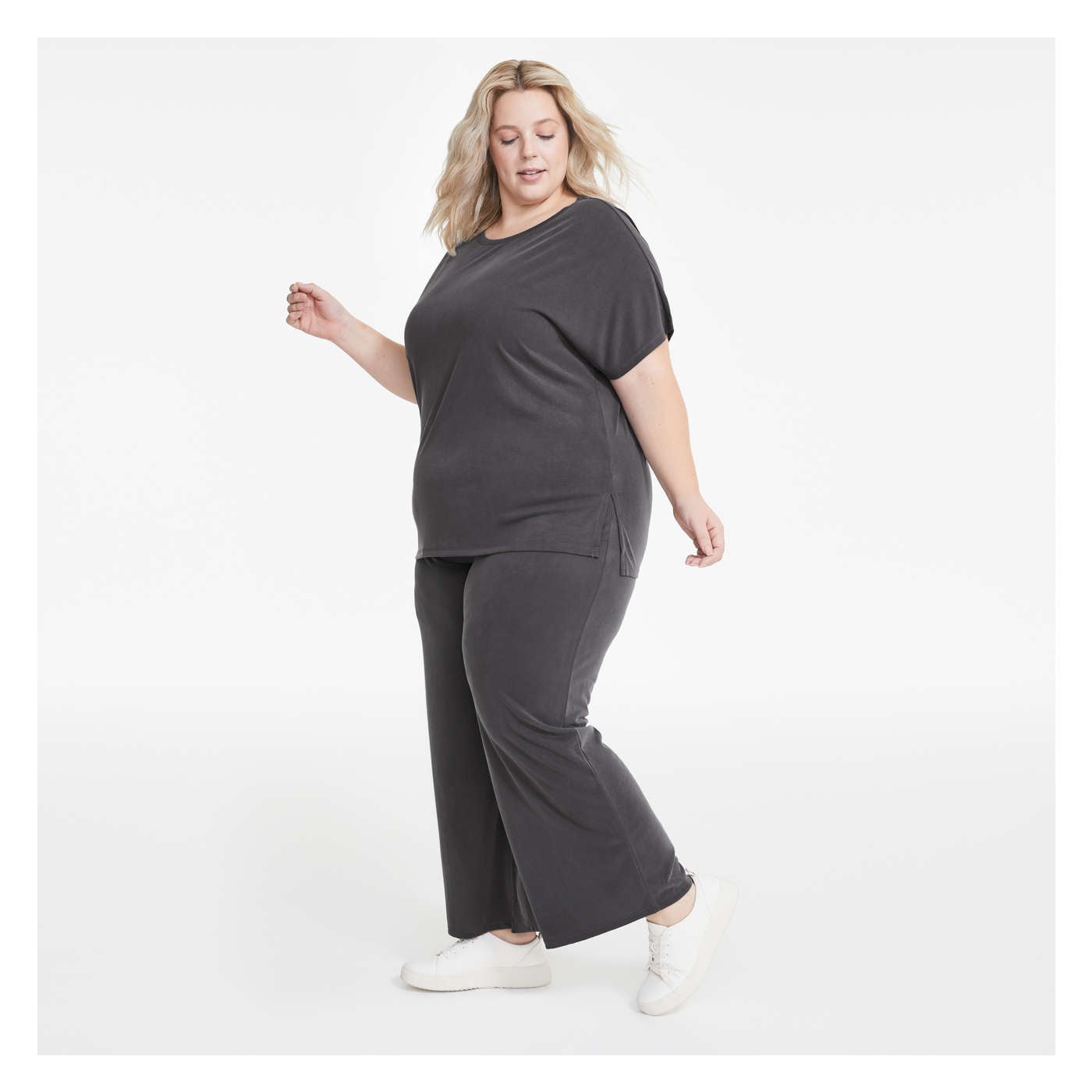 Women+ Split Hem Tee