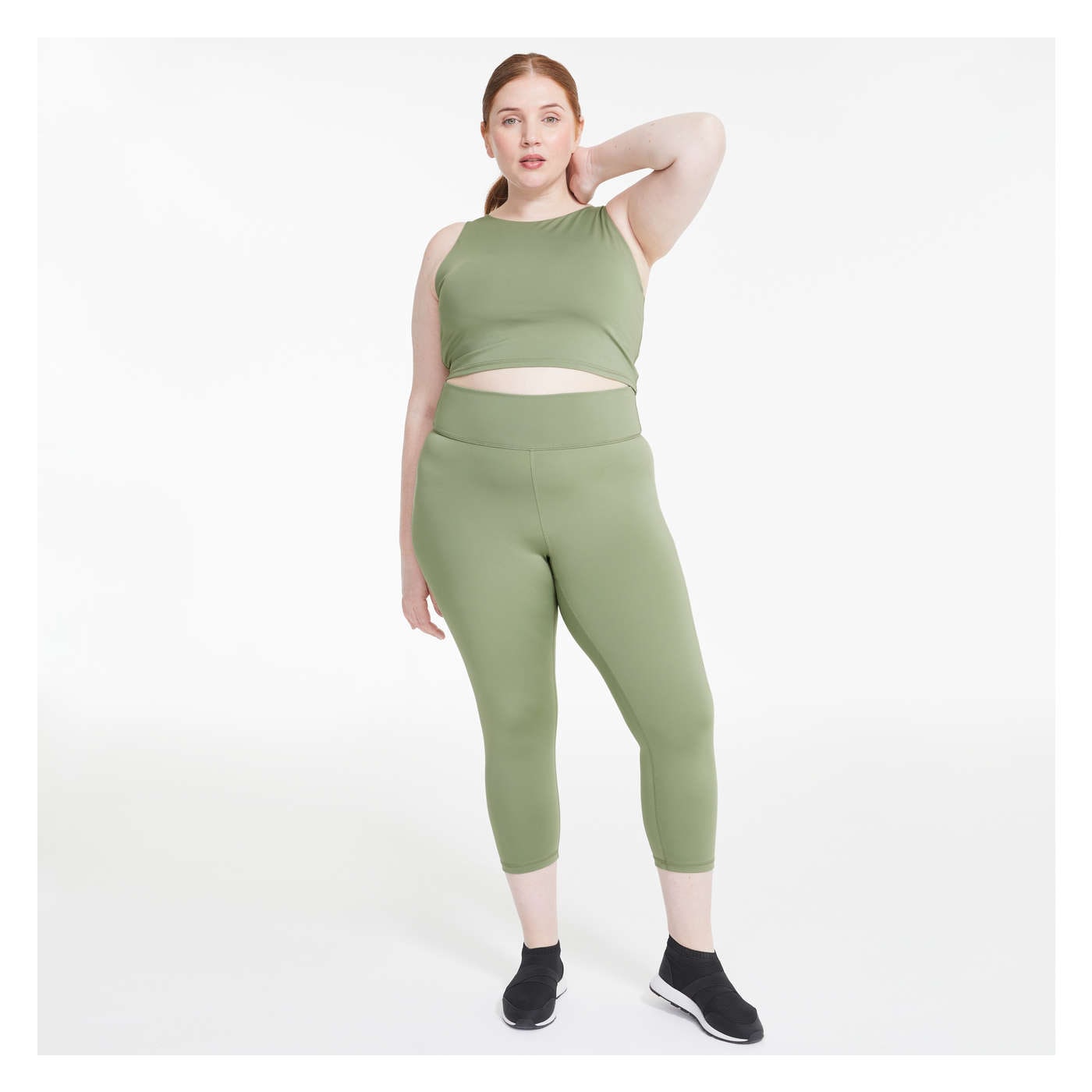 Women+ Crew Neck Sports Bra