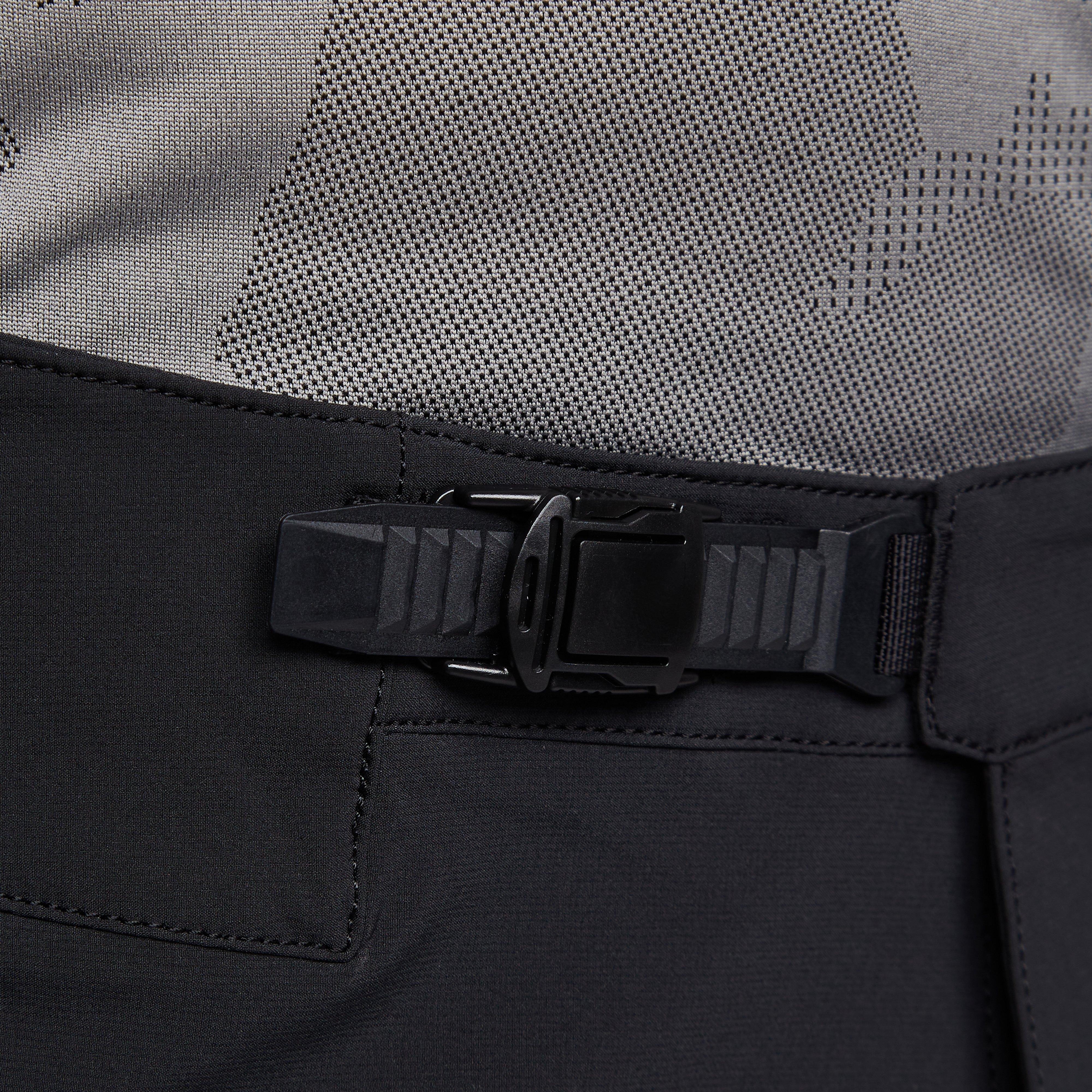 Men’s Defend Shorts