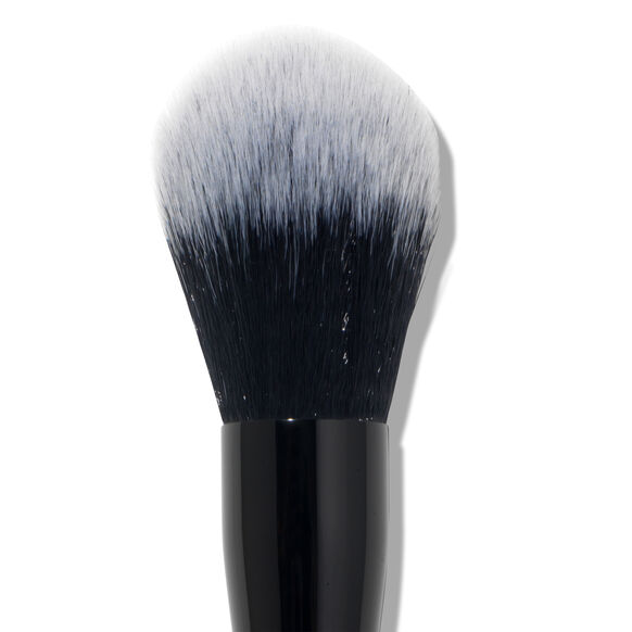 Kevyn Aucoin<br>Blurring Powder Brush