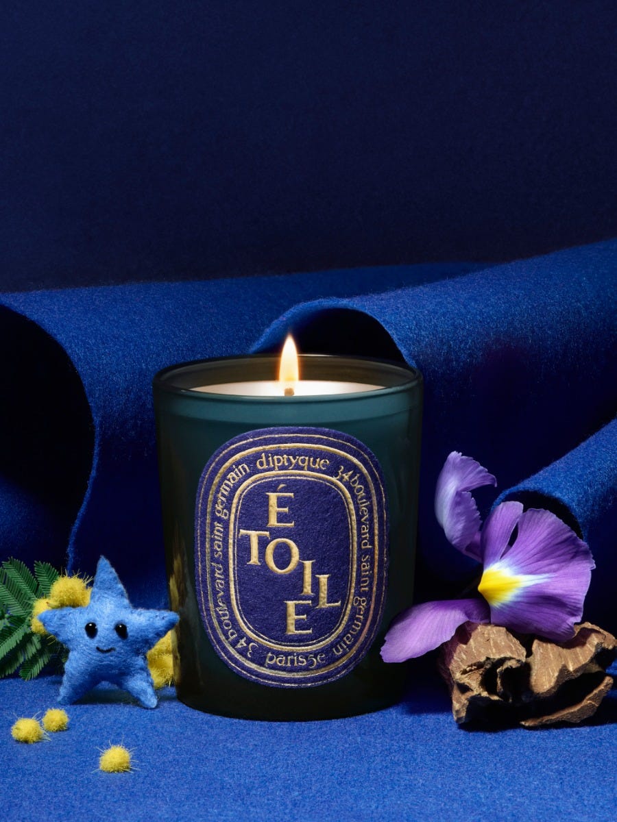 Étoile (Star) - Classic candle with golden lid