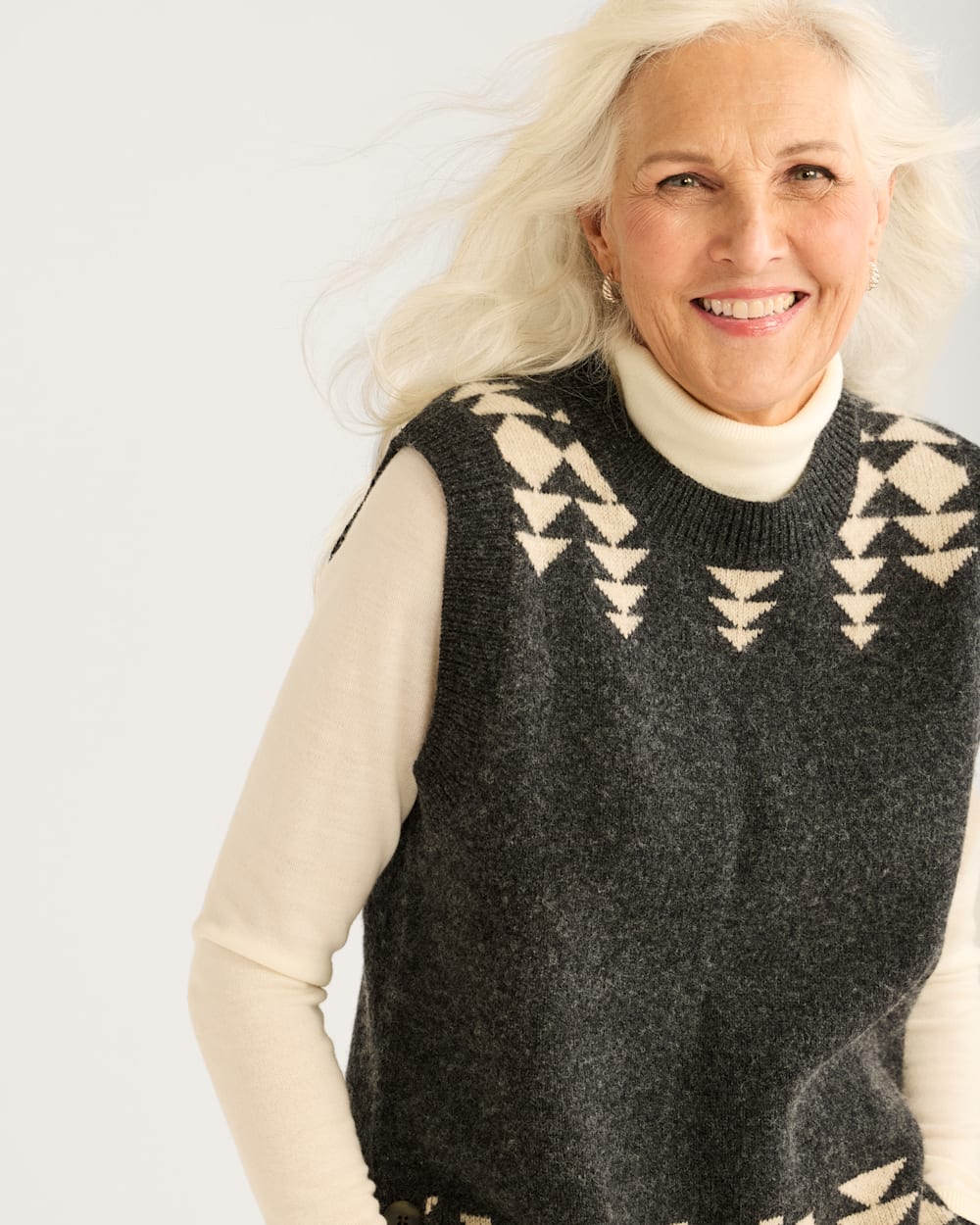 WOMEN'S RELAXED FIT LAMBSWOOL VEST