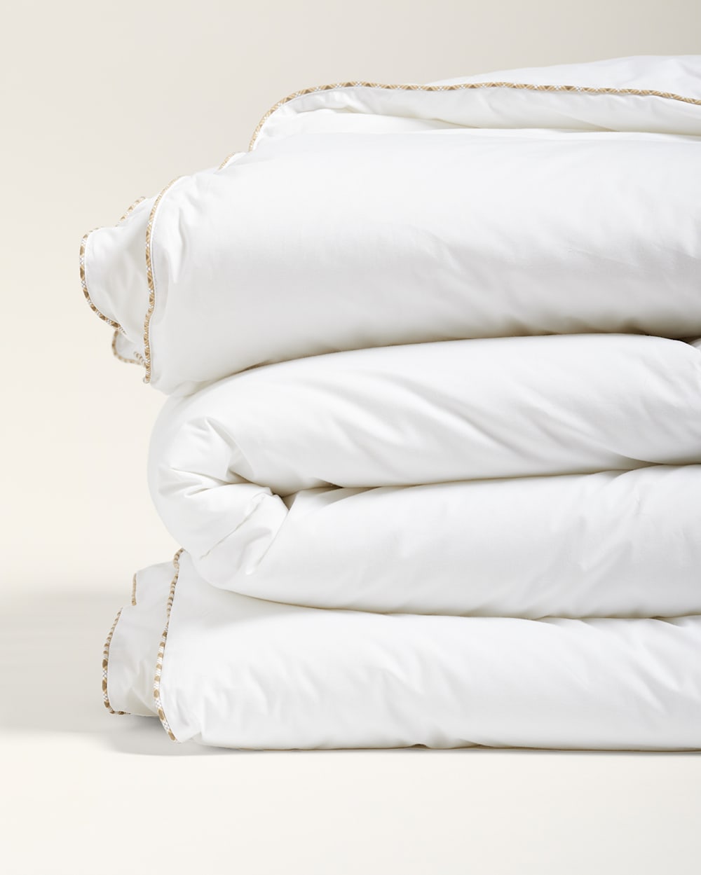 DOWN ALTERNATIVE COMFORTER