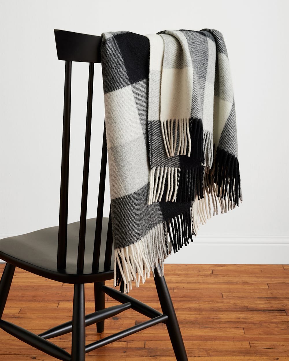 ECO-WISE WOOL FRINGED THROW