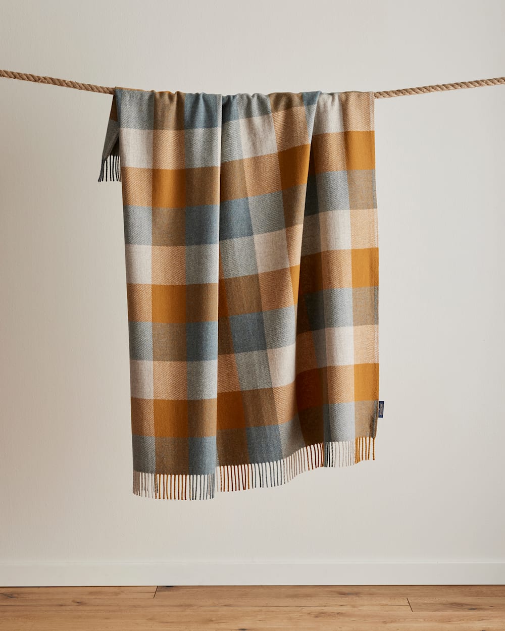 ECO-WISE WOOL FRINGED THROW