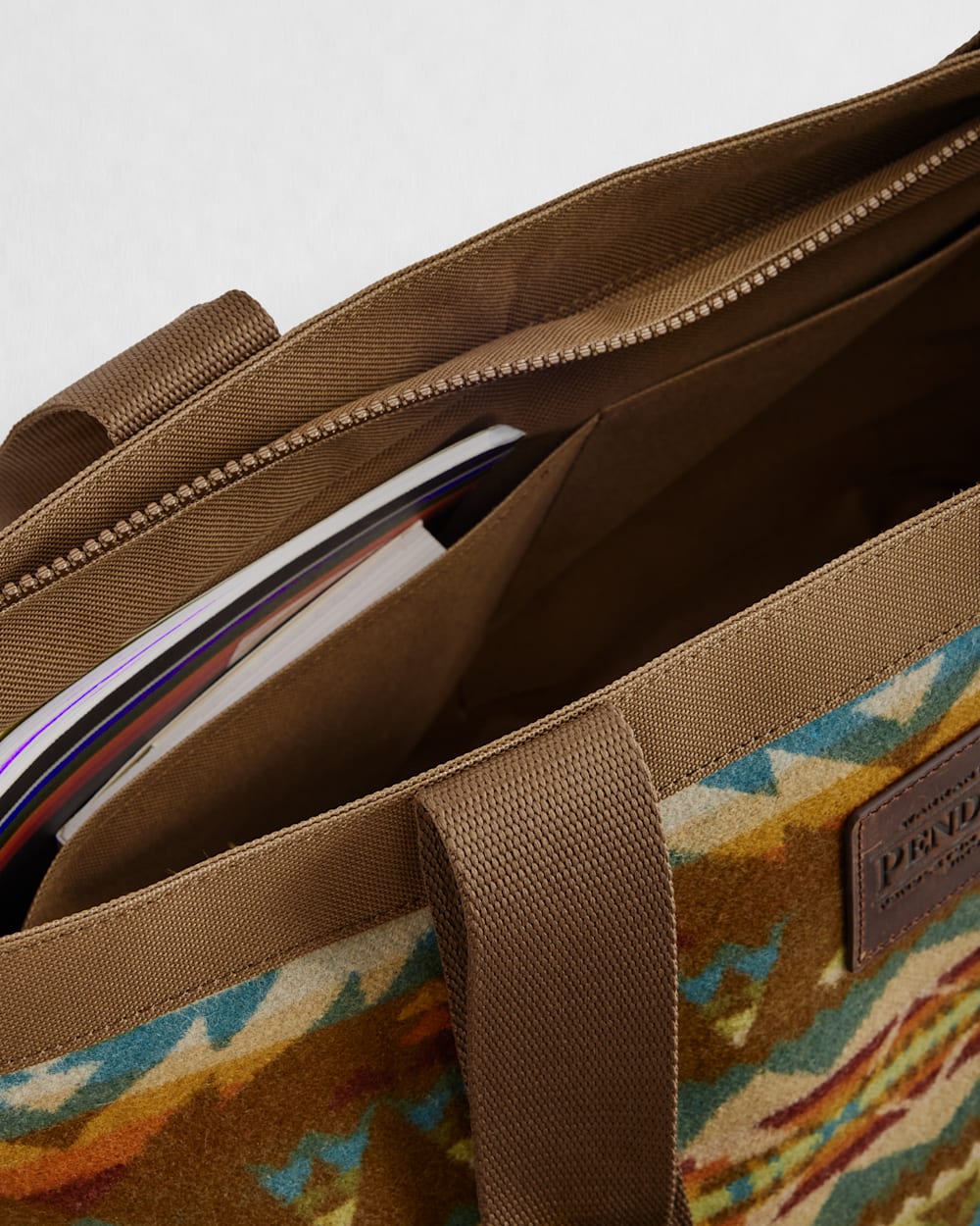 SOLSTICE CANYON ZIP TOTE