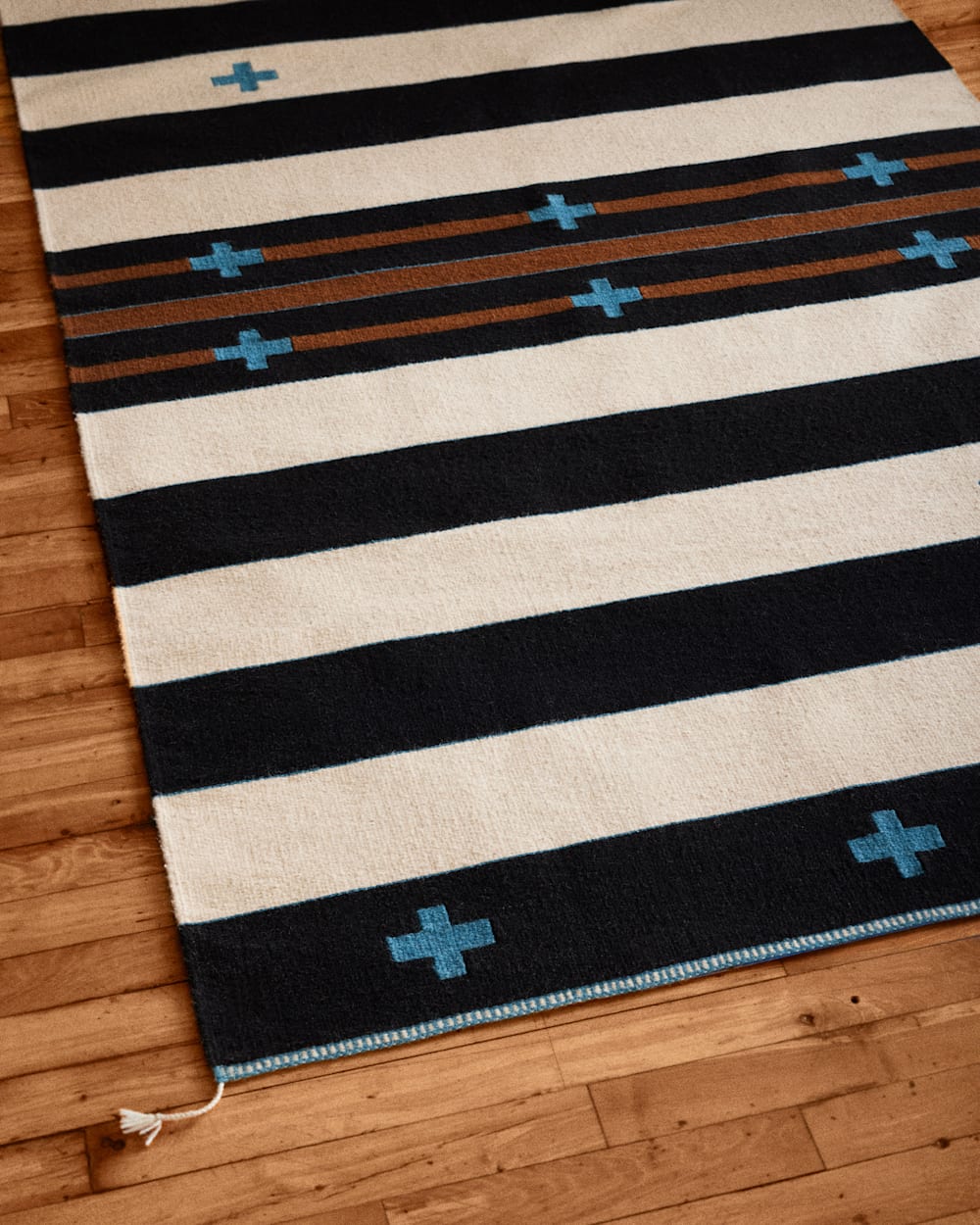 TURQUOISE CROSSES RUG