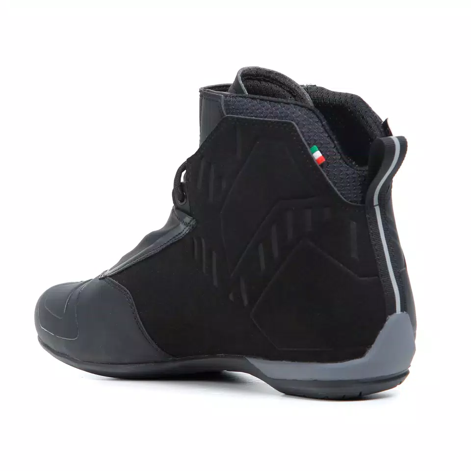 R04D WP - BLACK - DAINESE