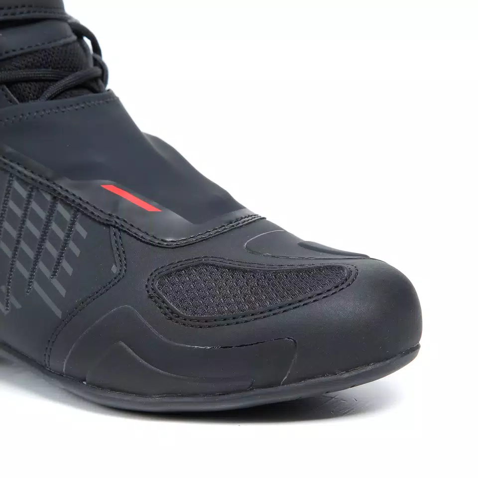 R04D WP - BLACK - DAINESE