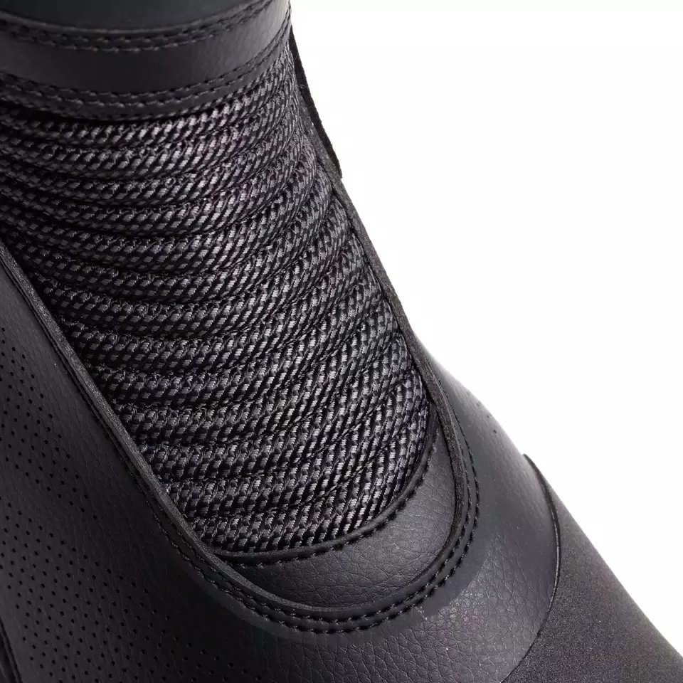 BLACKWING - MEN WATERPROOF GORE-TEX® ANKLE BOOTS - DAINESE