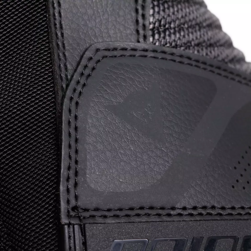 BLACKWING - MEN WATERPROOF GORE-TEX® ANKLE BOOTS - DAINESE