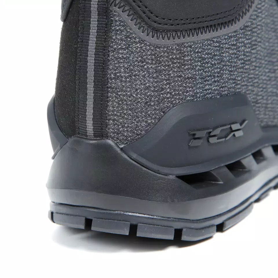 CLIMATREK SURROUND GTX - BLACK/GRAY - DAINESE