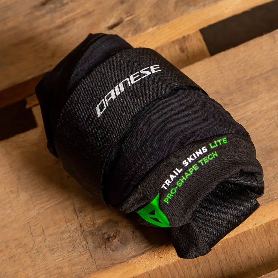 TRAIL SKINS LITE - BIKE KNEE GUARDS - DAINESE