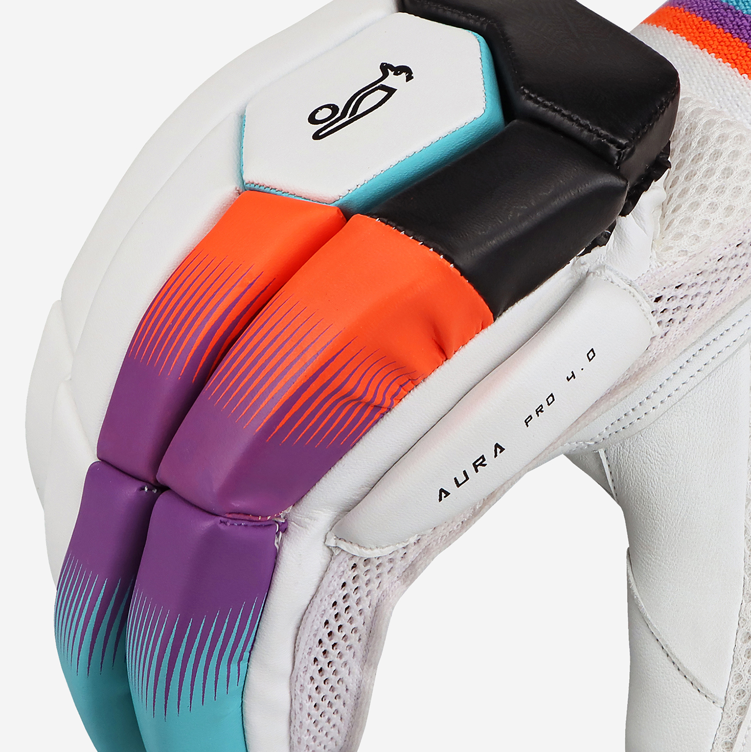 Pro 4.0 Aura Batting Gloves