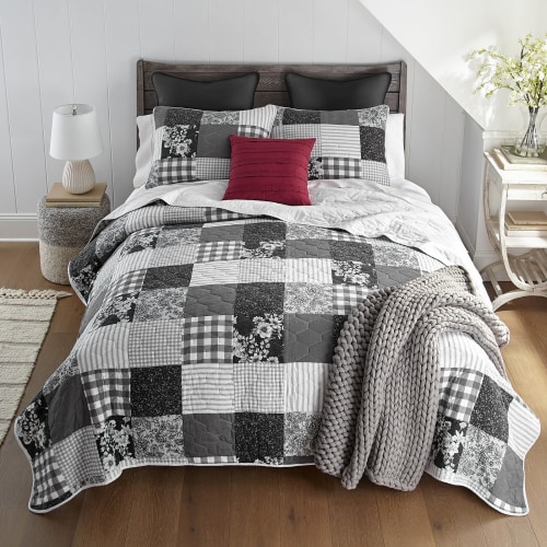 Donna Sharp Indiana Farmhouse Quilt 3-Piece Bedding Set