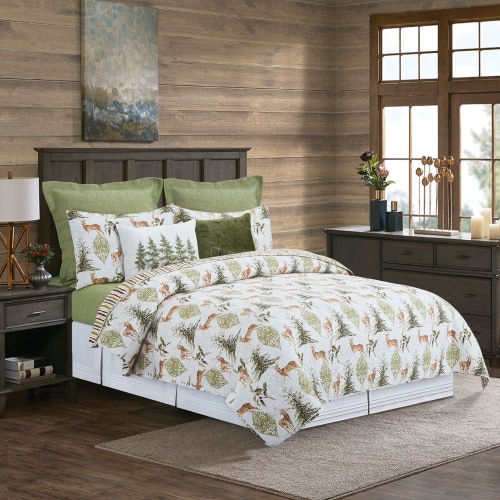 C&F Home Reindeer Tracks Quilt Set