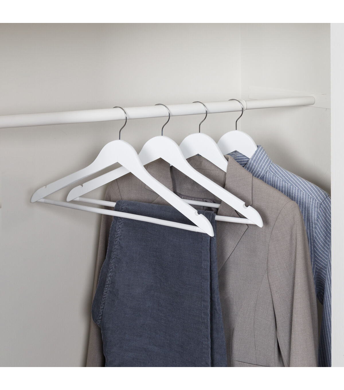 Honey Can Do 17.5 x 9 White Non Slip Swivel Hook Wood Hangers 24pk