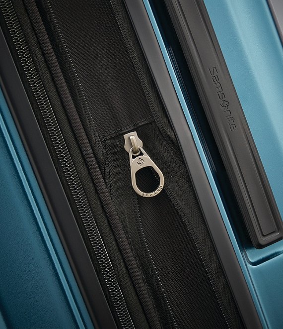 Octiv Large Spinner Suitcase