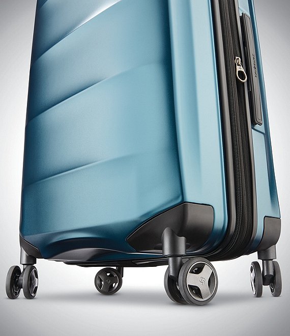 Octiv Large Spinner Suitcase