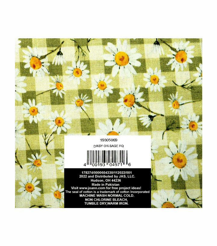 18 x 21 Daisies on Sage Cotton Fabric Quarter 1pc by Keepsake Calico