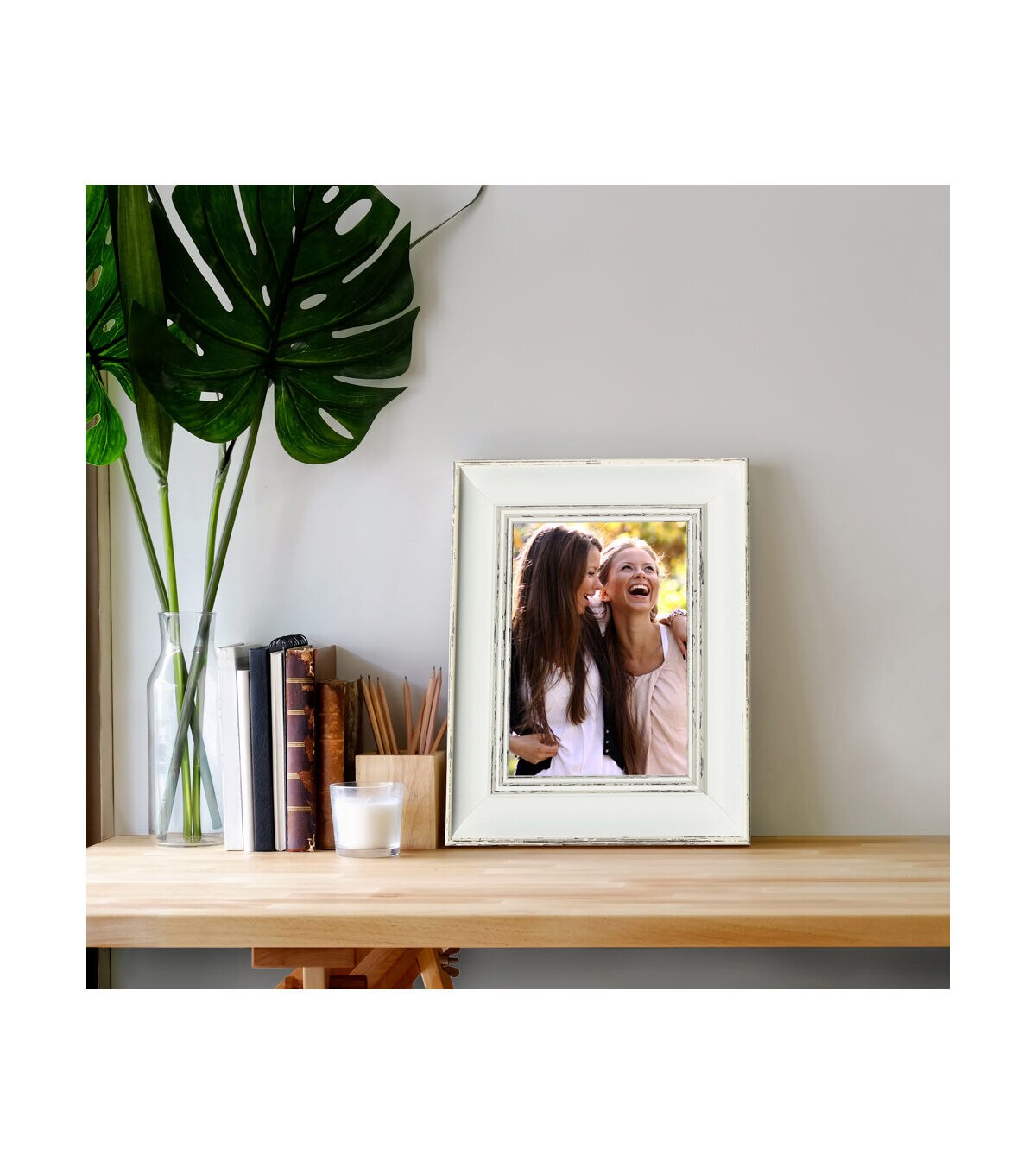 Timeless 4 x 6 Della White Tabletop Picture & Wall Frame